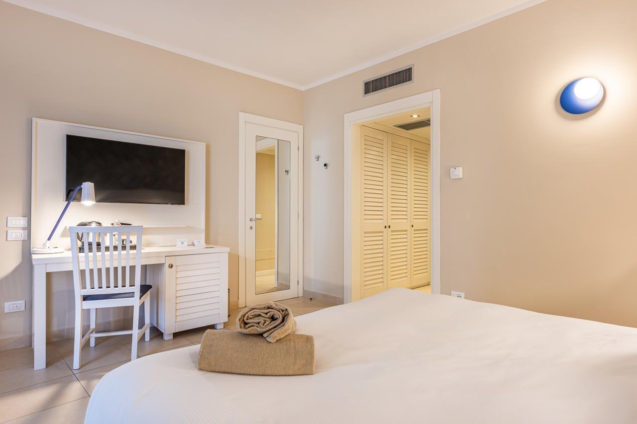 Voi Daniela Essentia Hotel Conca Specchiulla Bagian luar foto
