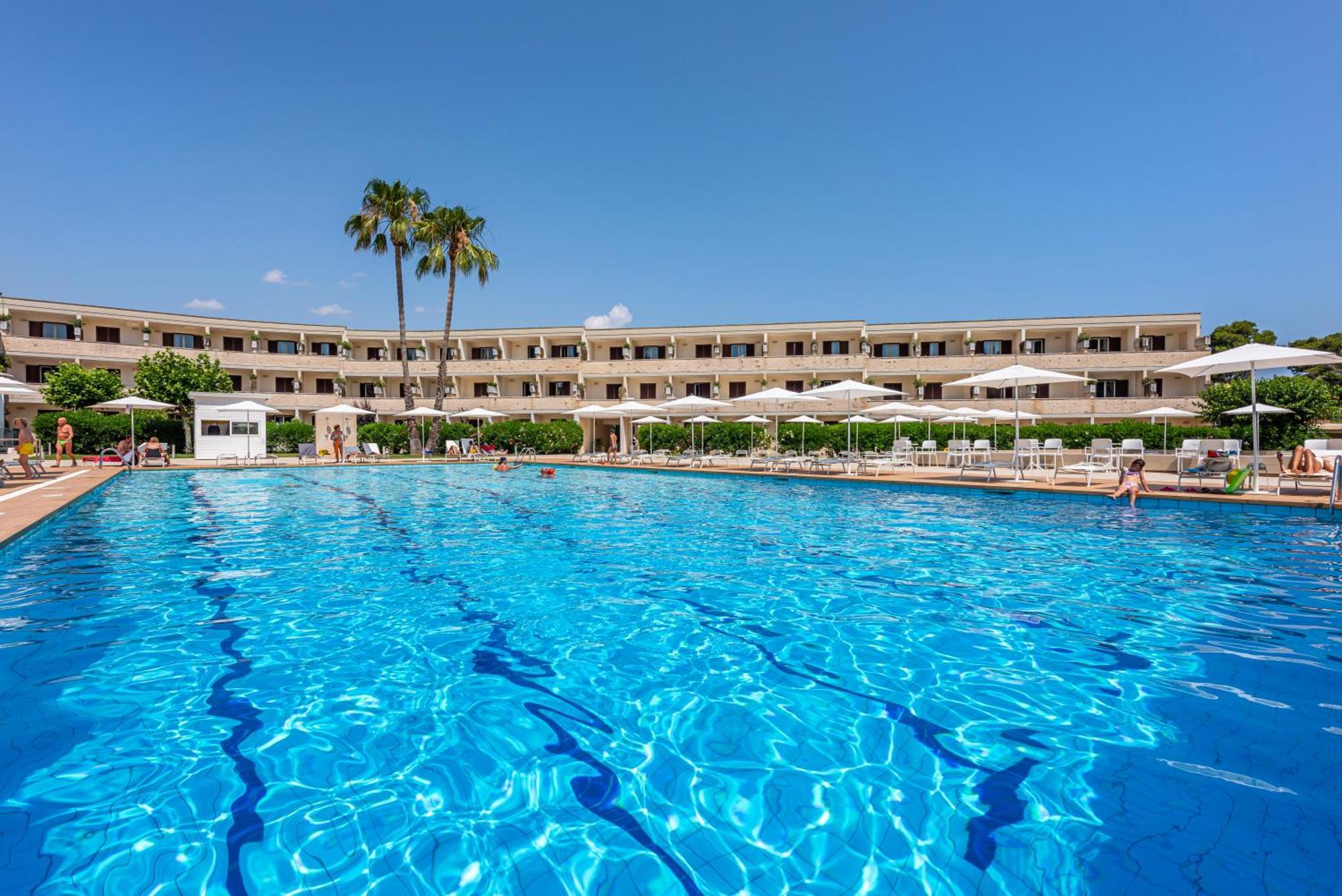 Voi Daniela Essentia Hotel Conca Specchiulla Bagian luar foto