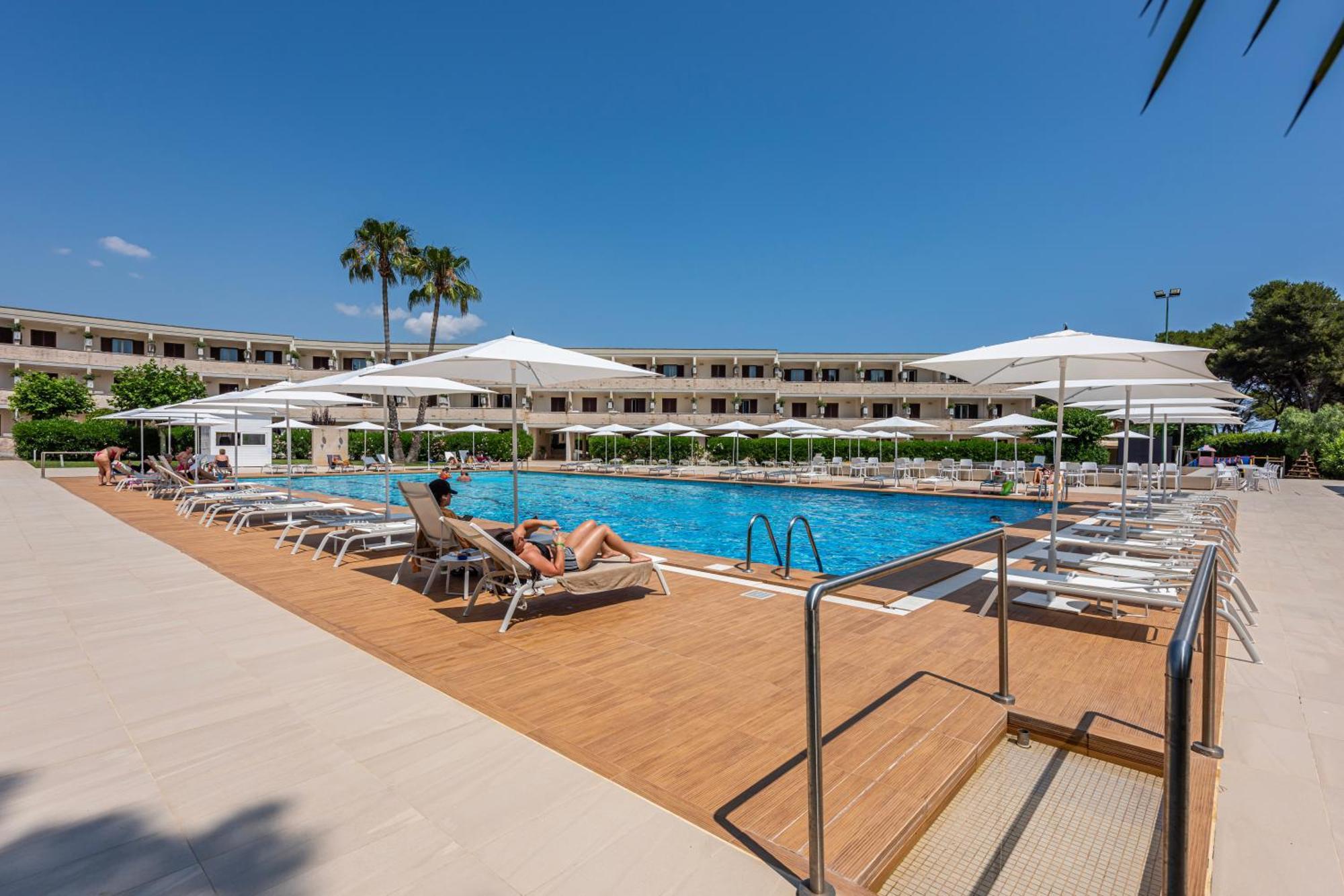 Voi Daniela Essentia Hotel Conca Specchiulla Bagian luar foto